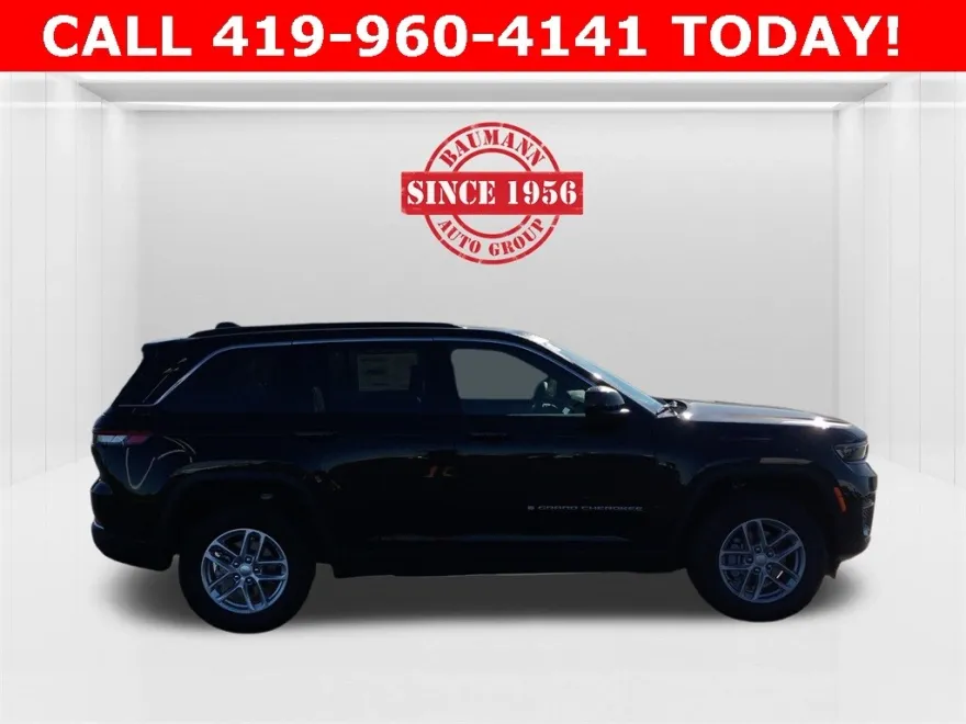 2025 Jeep Grand Cherokee Laredo photo 1