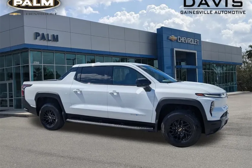 2026 Chevrolet Silverado EV photo 1