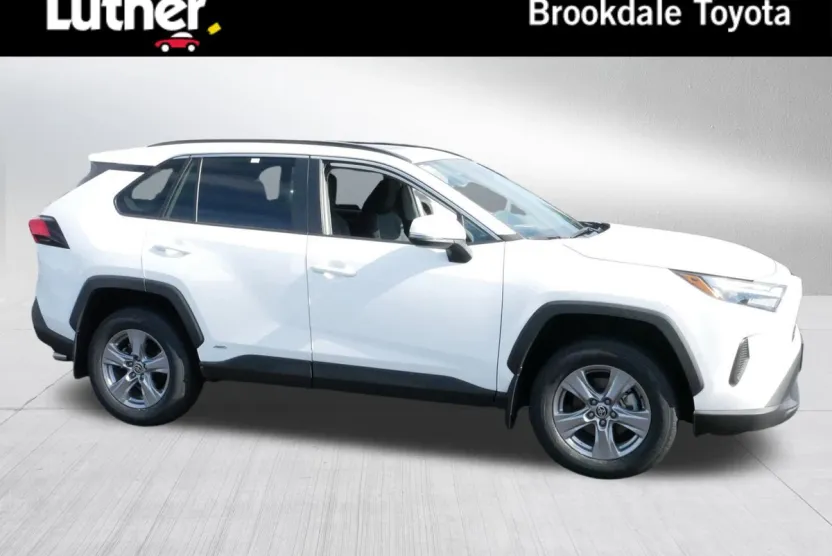 2022 Toyota RAV4 Hybrid XLE photo 1