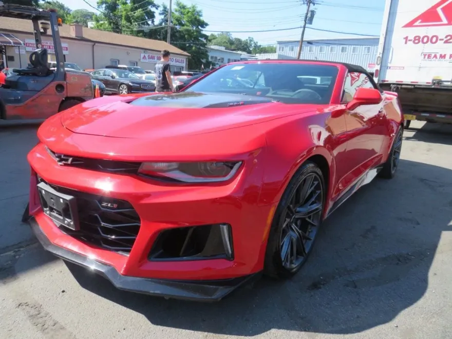 2023 Chevrolet Camaro ZL1 photo 1