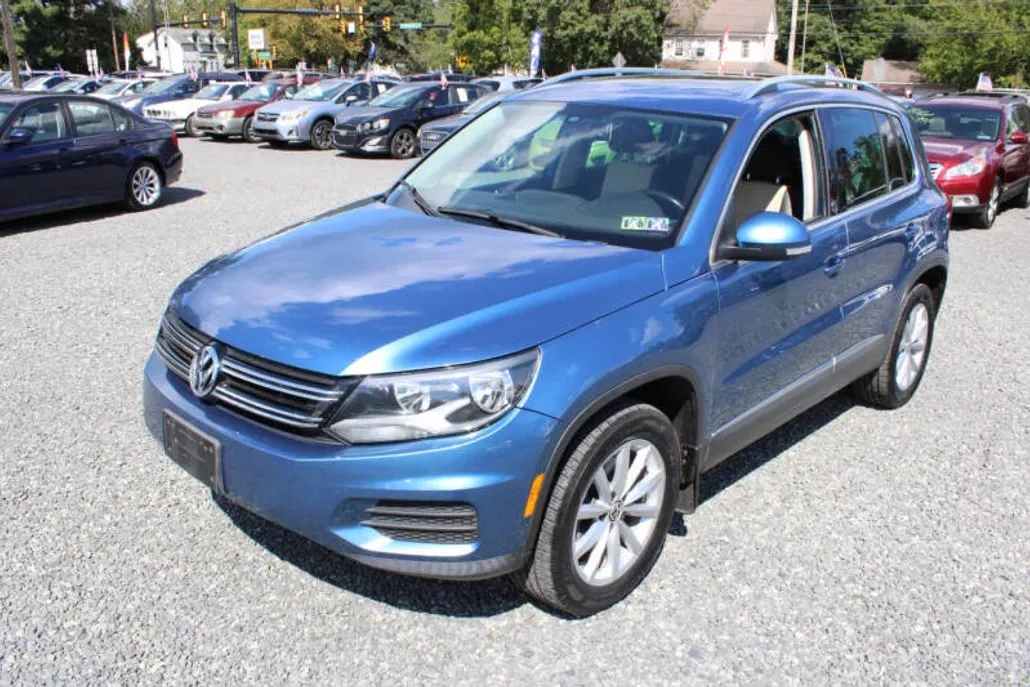 2017 Volkswagen Tiguan Wolfsburg Edition photo 1
