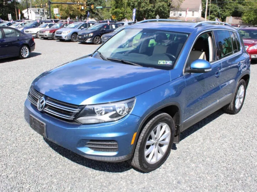 2017 Volkswagen Tiguan Wolfsburg Edition photo 1