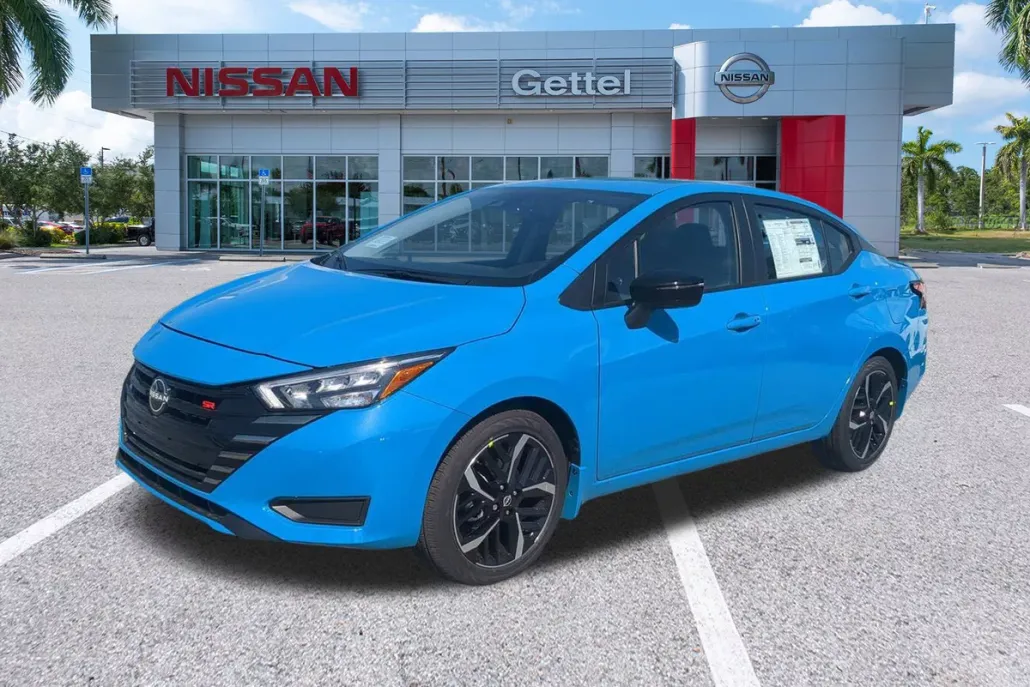 2025 Nissan Versa SR photo 1