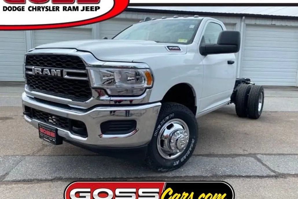 2024 Ram 3500 photo 1