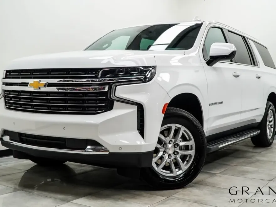 2024 Chevrolet Suburban LT photo 1