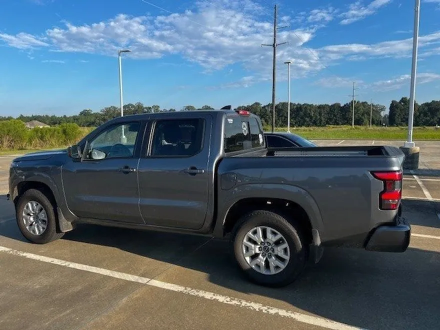 2024 Nissan Frontier SV photo 1