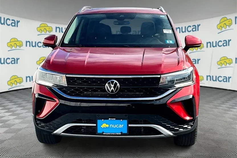 2023 Volkswagen Taos SE photo 1
