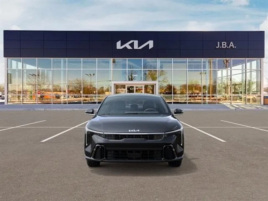2025 Kia K4 GT-Line Turbo photo 1