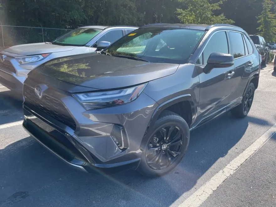 2023 Toyota RAV4 Hybrid SE photo 1