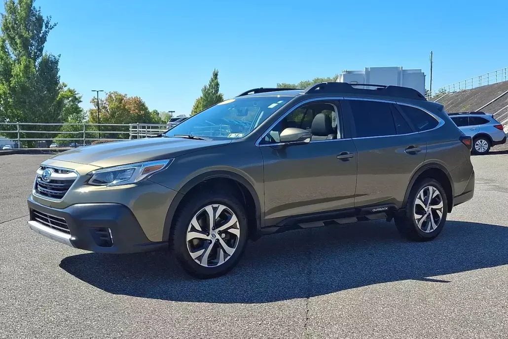 2022 Subaru Outback Limited photo 1