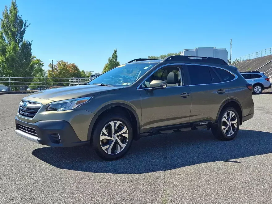 2022 Subaru Outback Limited photo 1