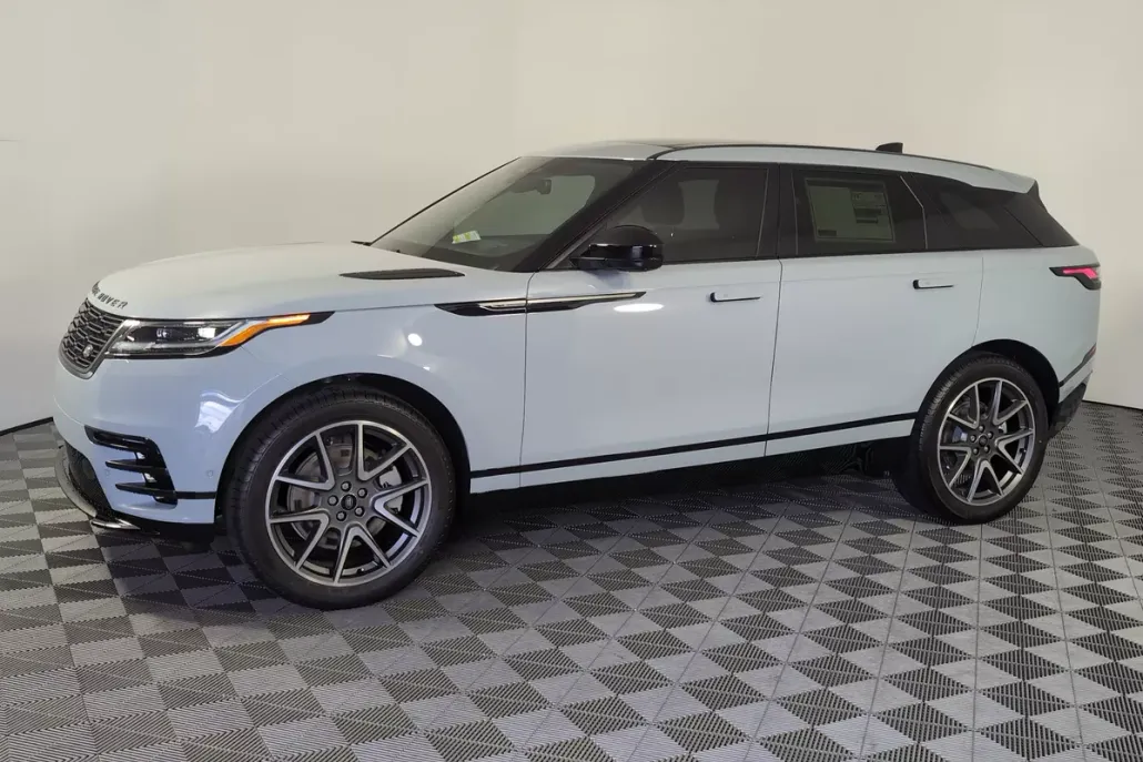 2026 Land Rover Range Rover Velar SE photo 1