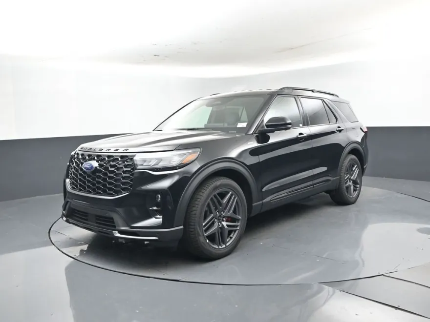 2025 Ford Explorer ST-Line photo 1