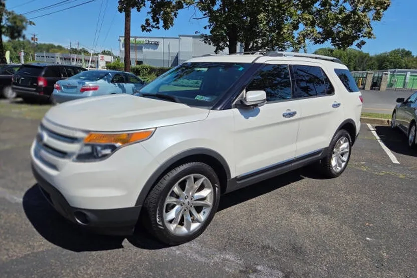2015 Ford Explorer Limited photo 1