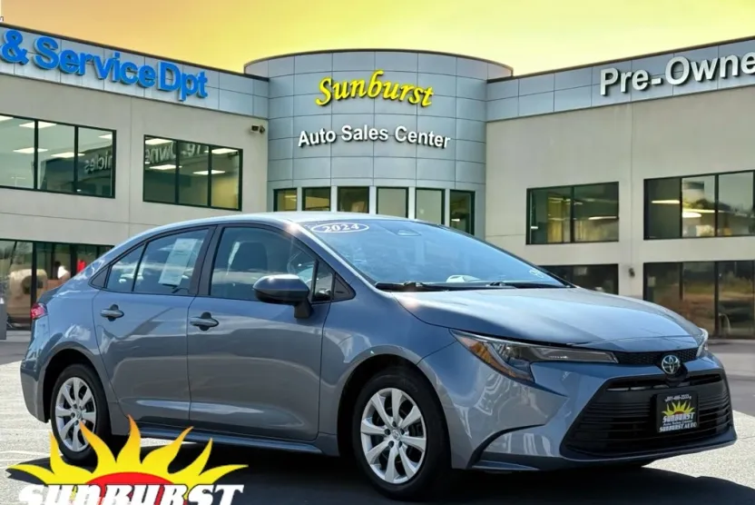 2024 Toyota Corolla LE photo 1