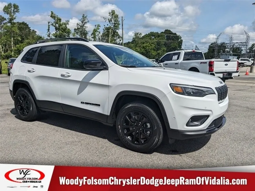 2023 Jeep Cherokee Altitude photo 1