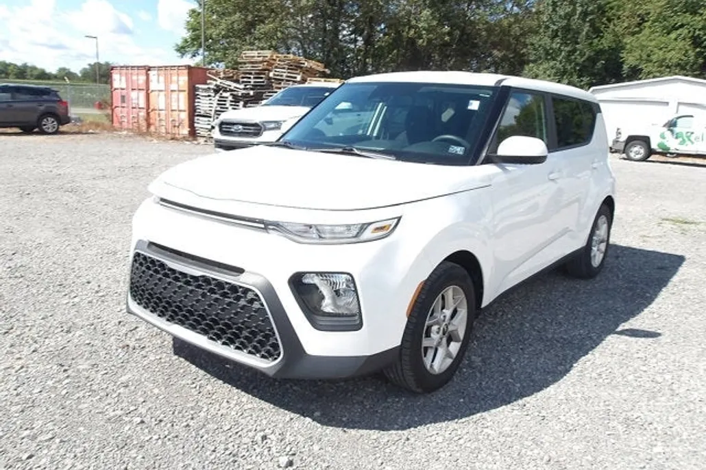 2022 Kia Soul LX photo 1