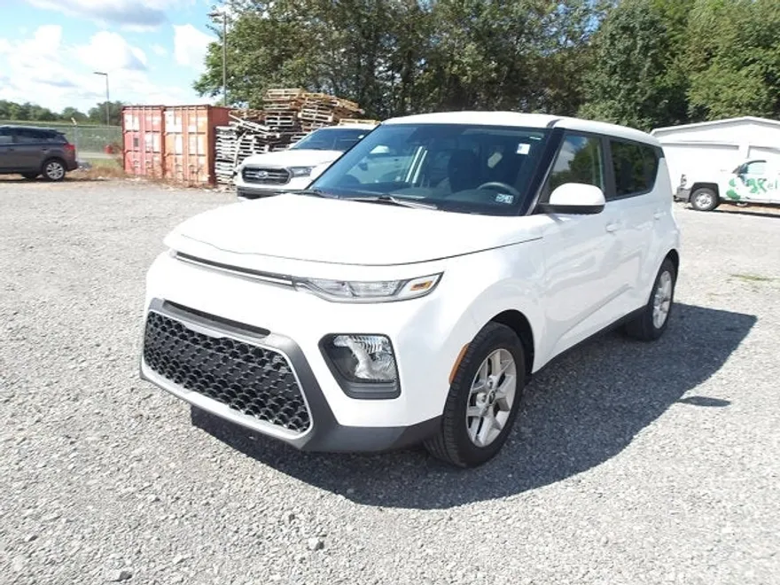 2022 Kia Soul LX photo 1