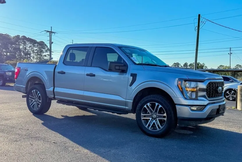 2023 Ford F-150 XL photo 1