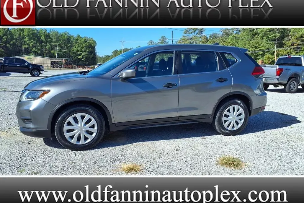 2017 Nissan Rogue photo 1