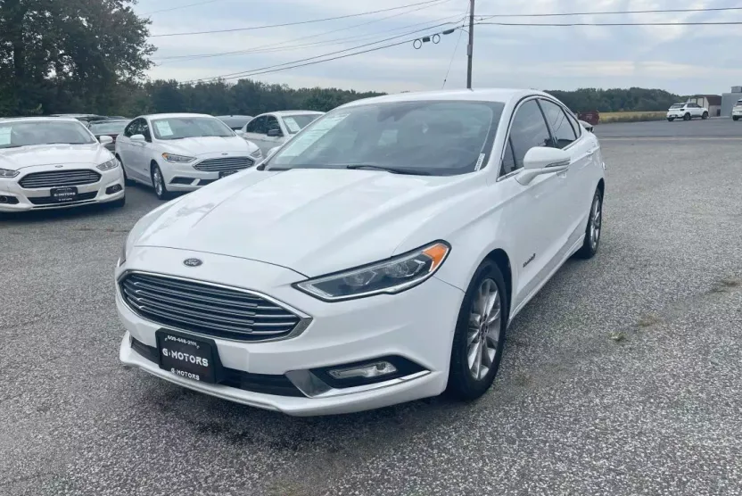 2017 Ford Fusion SE Hybrid photo 1