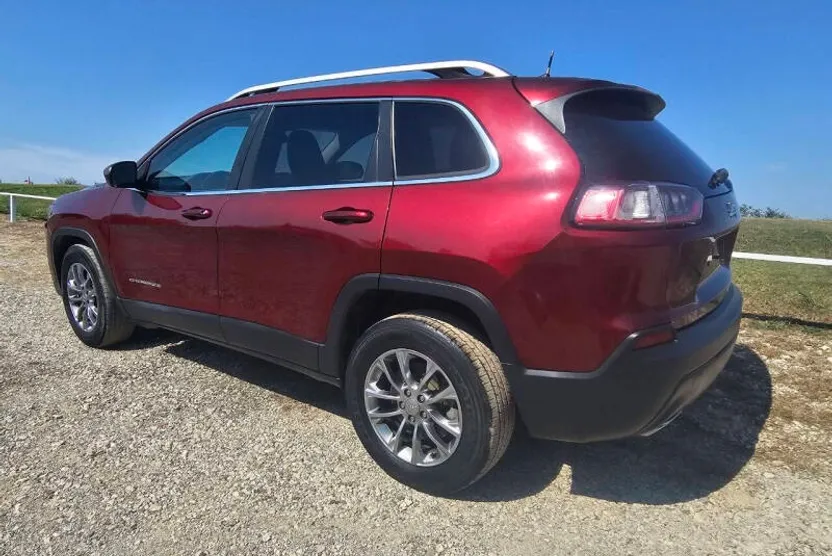 2019 Jeep Cherokee Latitude photo 1