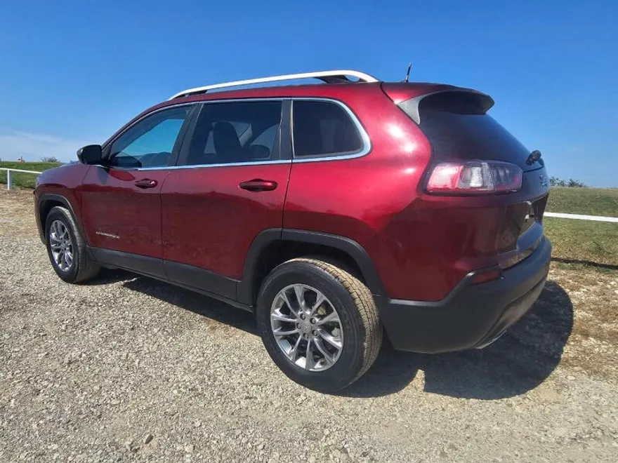 2019 Jeep Cherokee Latitude photo 1