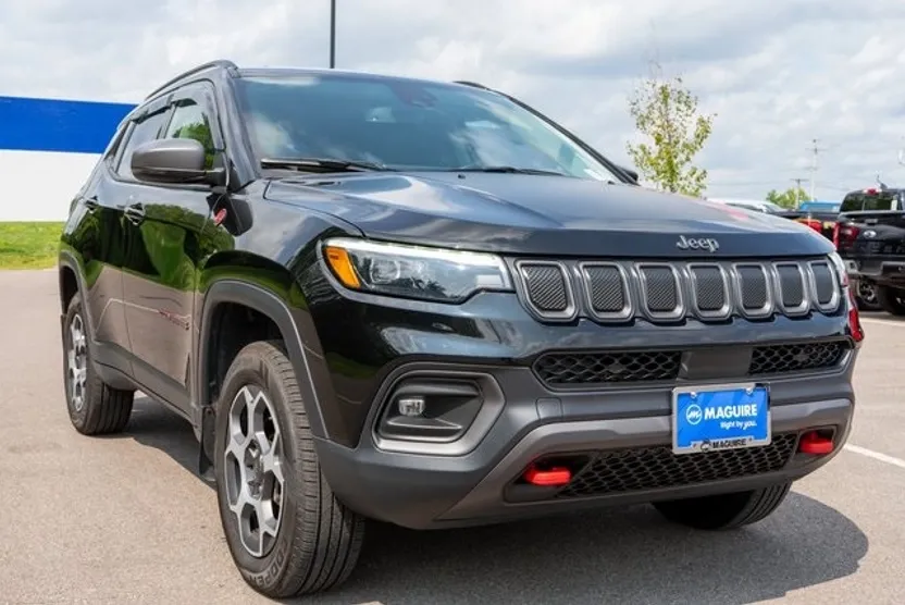 2022 Jeep Compass Trailhawk photo 1