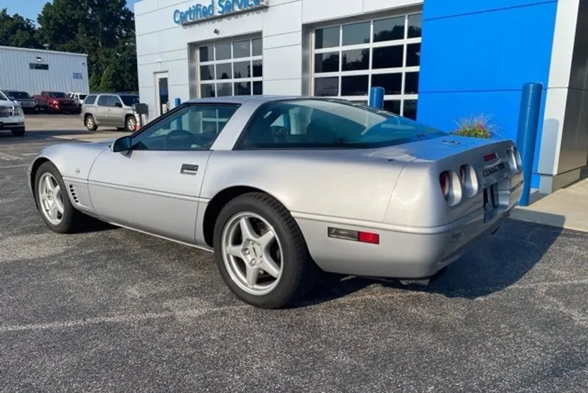 1996 Chevrolet Corvette Base photo 1