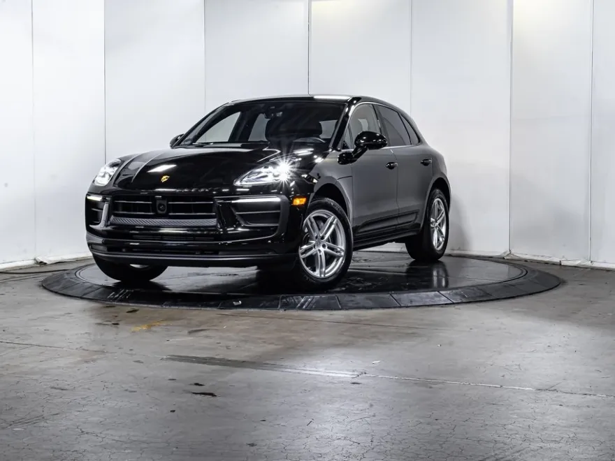 2025 Porsche Macan T photo 1