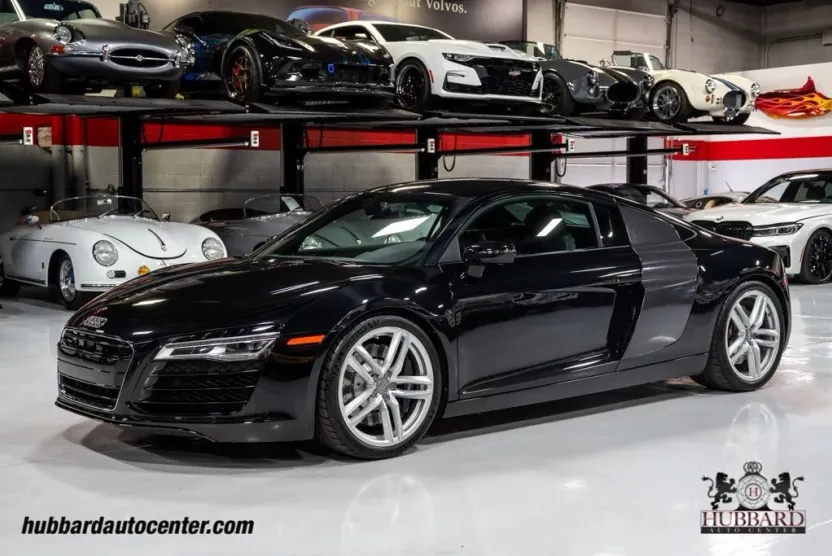 2014 Audi R8 Coupe Quattro V8 photo 1