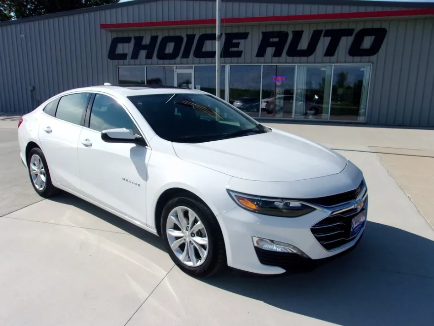 2024 Chevrolet Malibu 1LT photo 1
