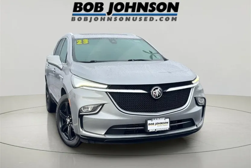 2023 Buick Enclave Essence photo 1