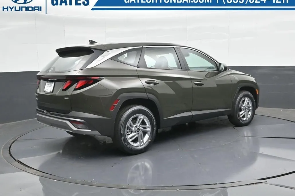 2025 Hyundai Tucson SE photo 1