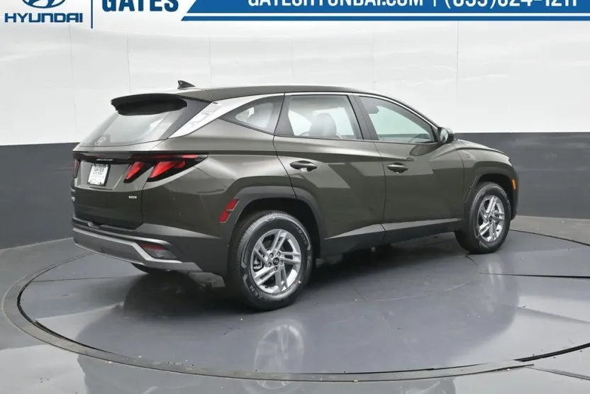 2025 Hyundai Tucson SE photo 1