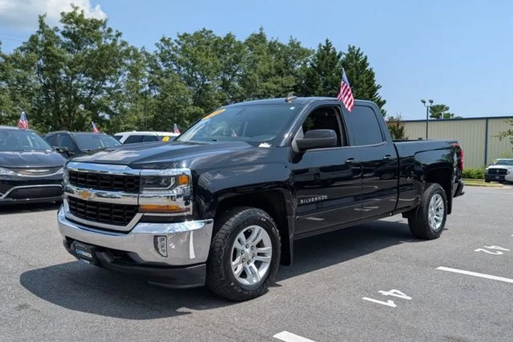 2019 Chevrolet Silverado 1500 LT photo 1