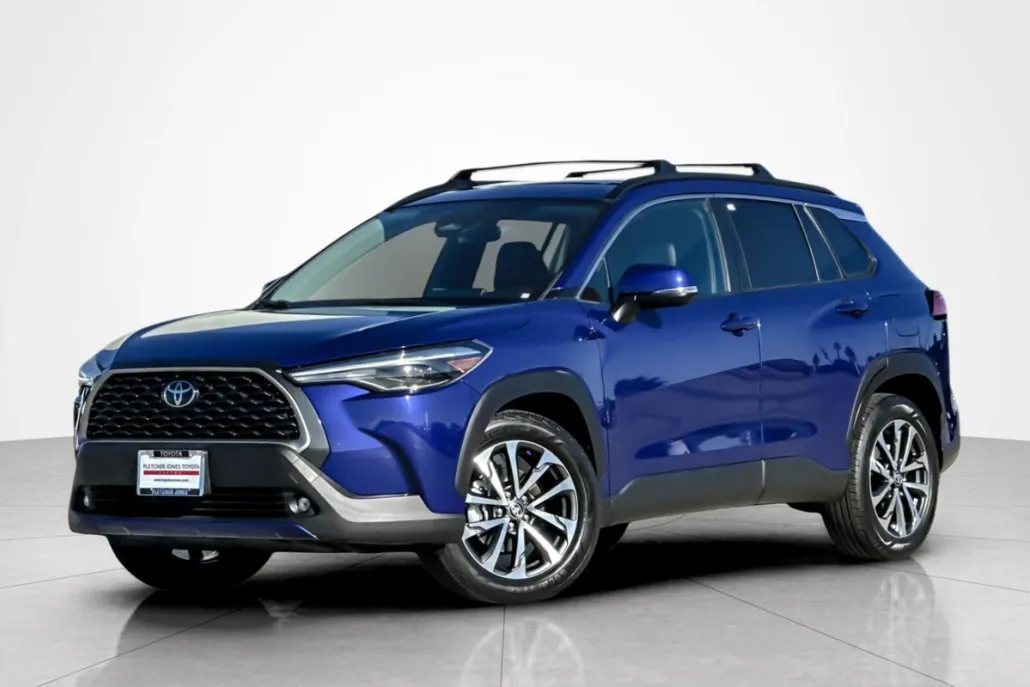 2023 Toyota Corolla Cross XLE photo 1
