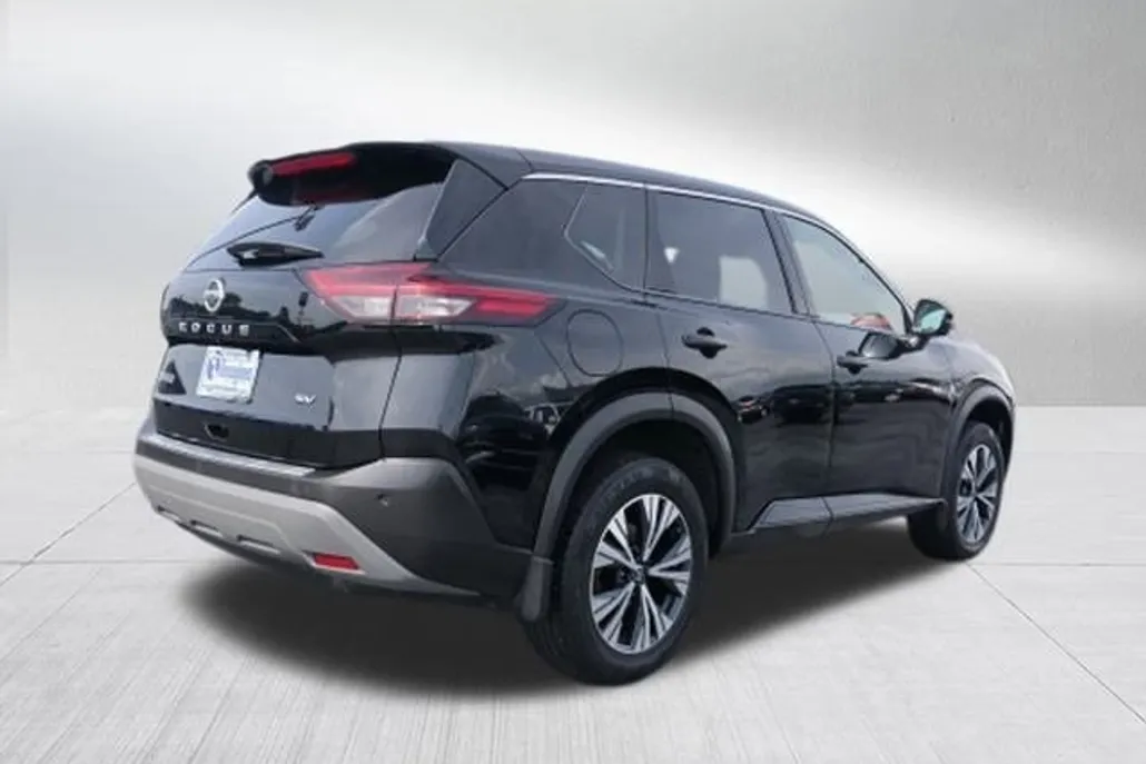 2021 Nissan Rogue SV photo 1
