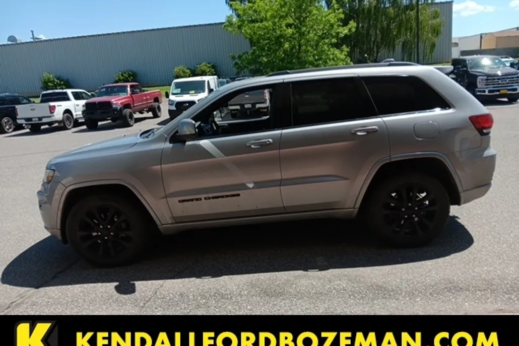2018 Jeep Grand Cherokee Laredo photo 1