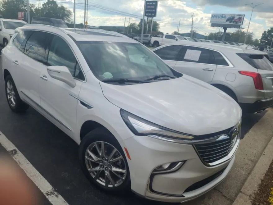 2023 Buick Enclave Premium photo 1