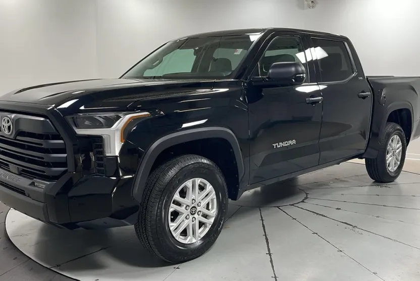 2024 Toyota Tundra SR5 photo 1