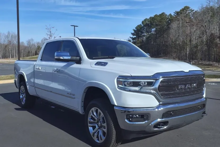 2022 Ram 1500 Limited photo 1