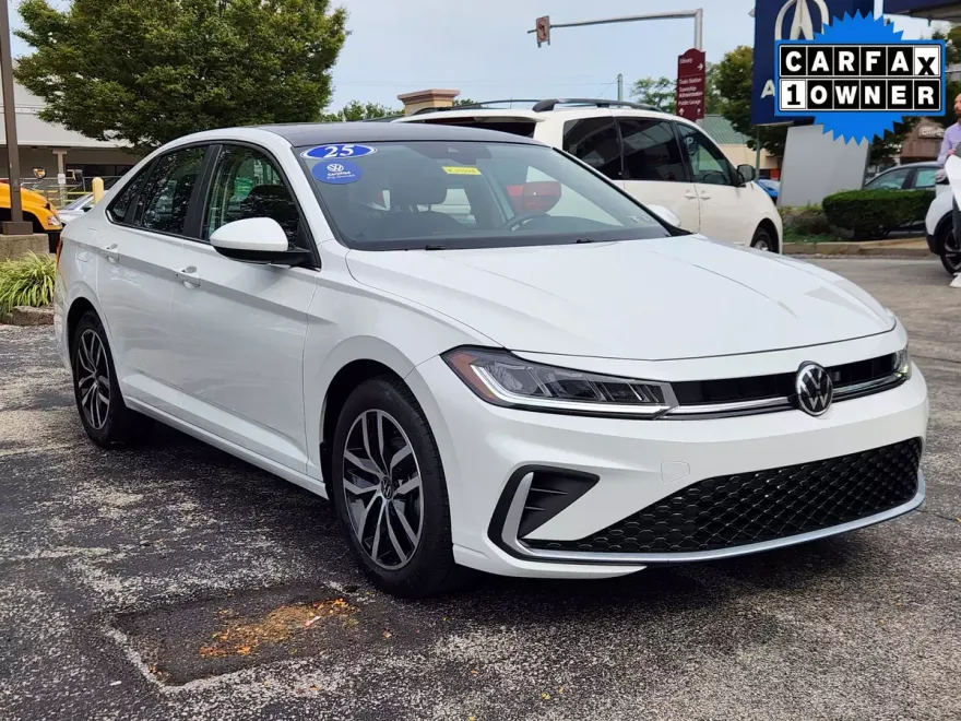 2025 Volkswagen Jetta 1.5T SE photo 1