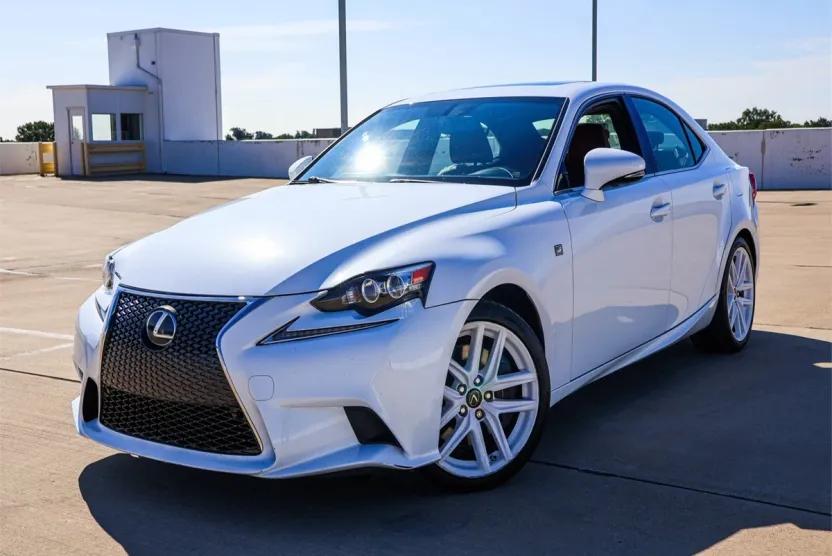 2016 Lexus IS 350 F SPORT photo 1