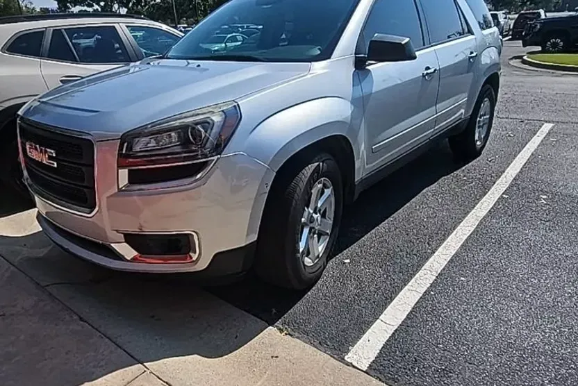 2015 Gmc Acadia SLE photo 1