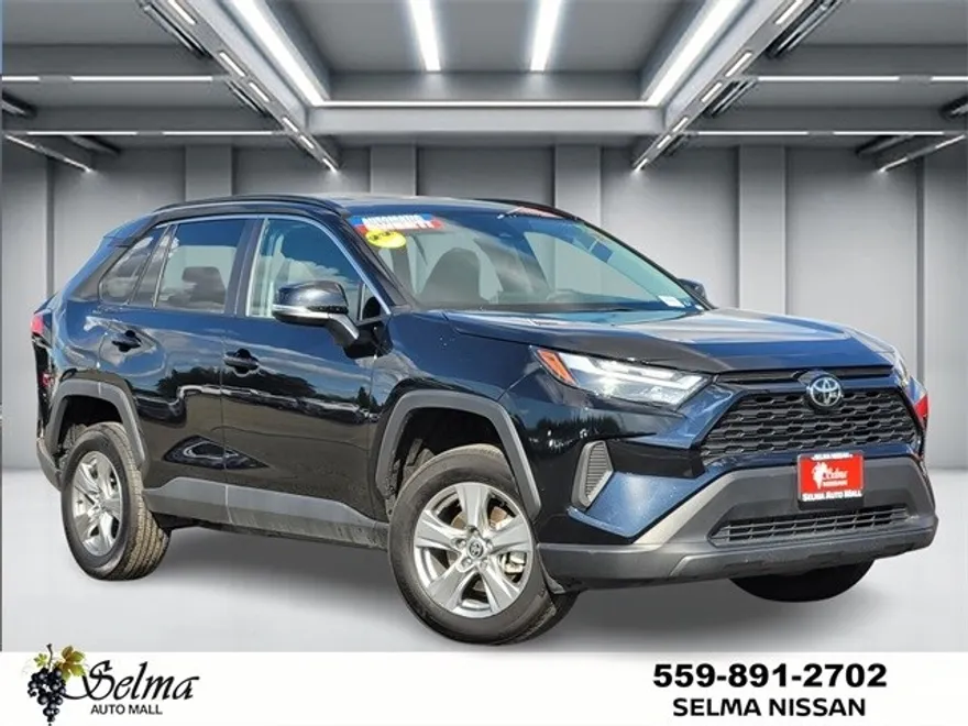 2024 Toyota RAV4 XLE photo 1