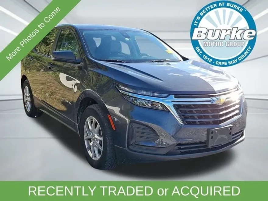 2022 Chevrolet Equinox LS photo 1