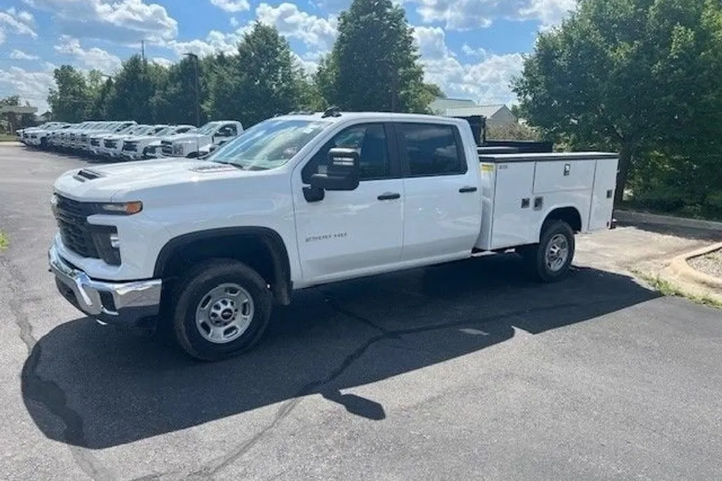 2024 Chevrolet Silverado 2500HD photo 1