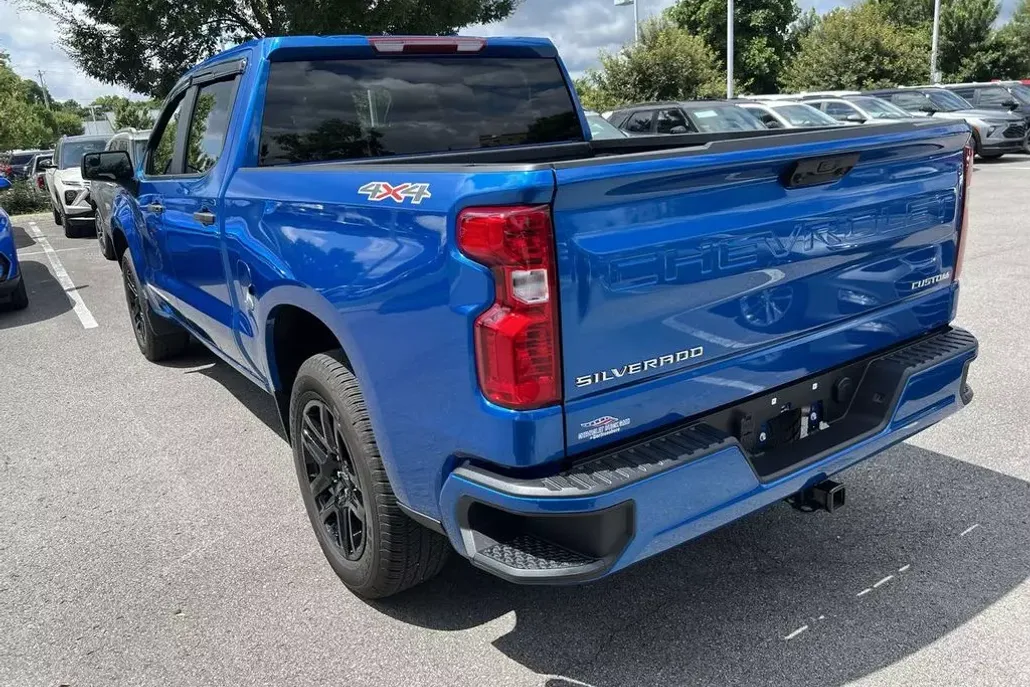 2024 Chevrolet Silverado 1500 Custom photo 1