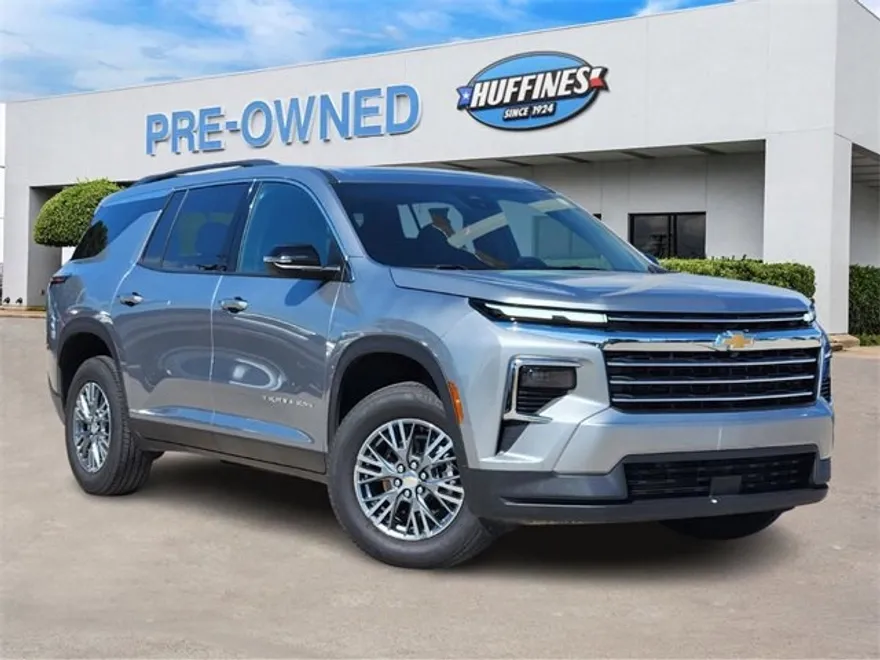 2025 Chevrolet Traverse photo 1